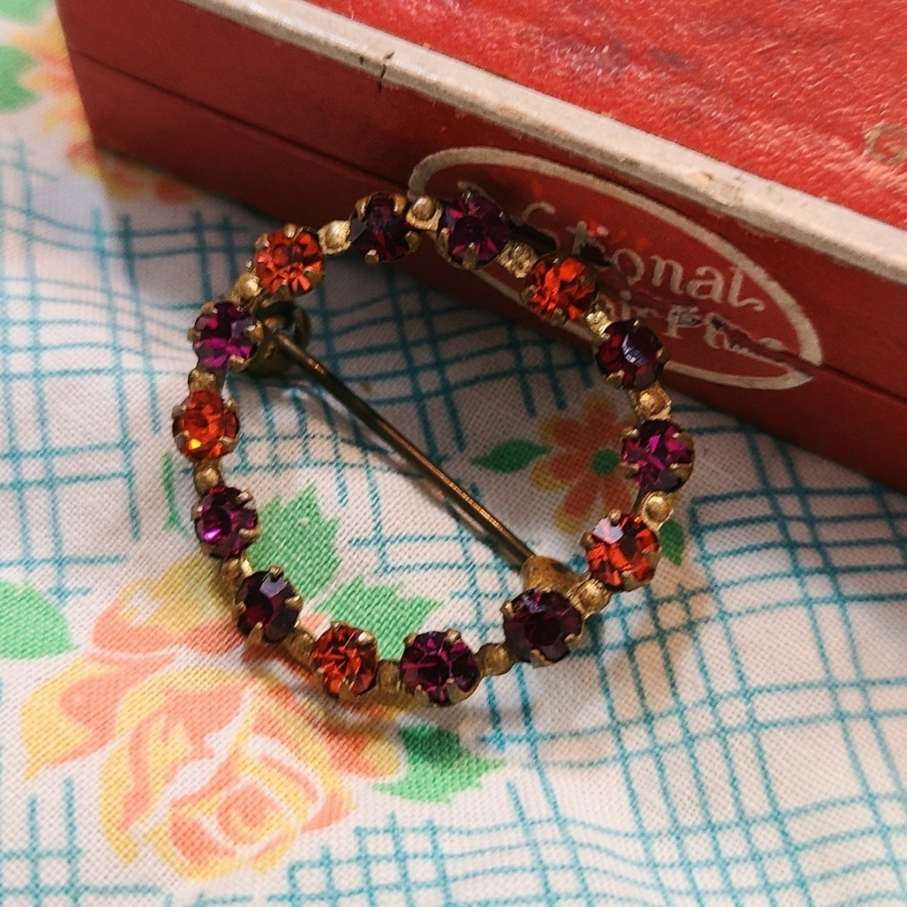 Gorgeous midcentury pink and orange pin!